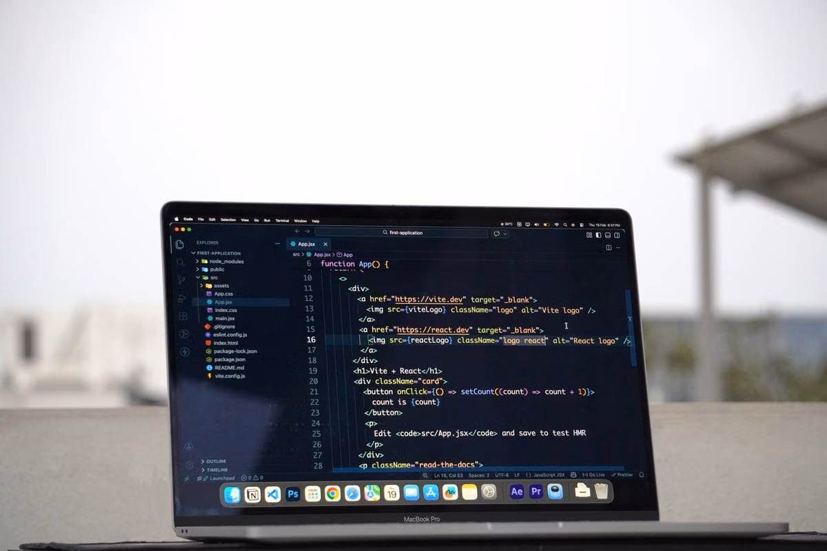 GitHub Codespaces vs. Cloud-Mac: Wie wählen digitale Nomaden 2026?